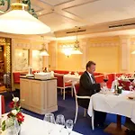 Weisses Ross Hotel