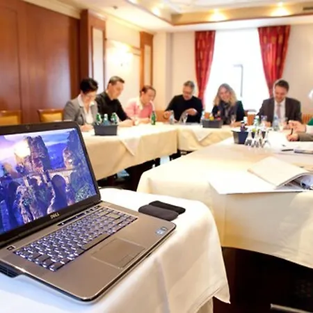 Weisses Ross فندق حصن مارينبيرغ