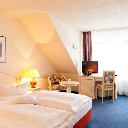 فندق Weisses Ross 3*